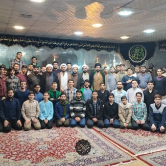 طلاب مدرسه علمیه ثامن‌الائمه(ع) در مشهد1401